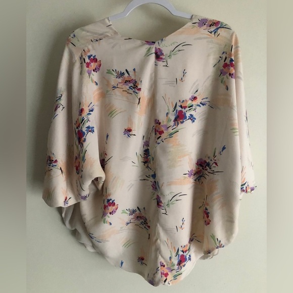 Kimchi Blue Floral Scalloped Kimono open front wrap top XS/S - Picture 3 of 5